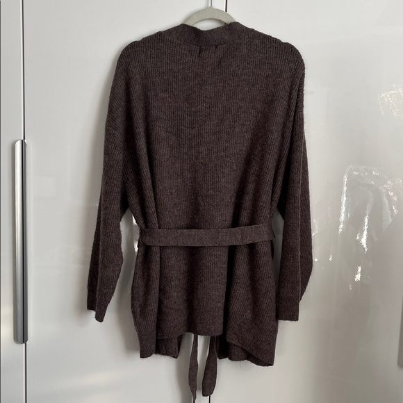 H&M NWOT Dark Brown Belted Knit Cardigan, Size XL - Picture 6 of 8